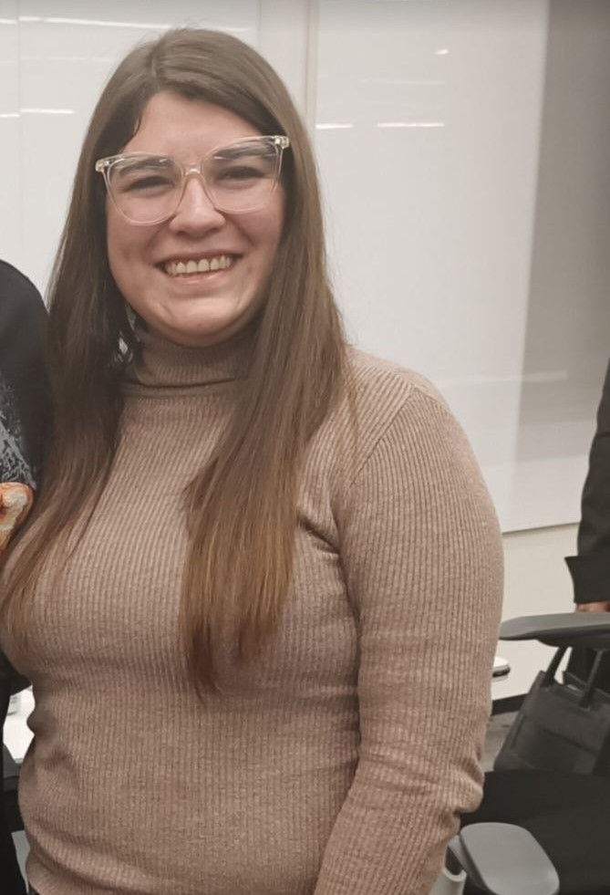 Foto de Marii Labarca antes de su transformación con 24BURN